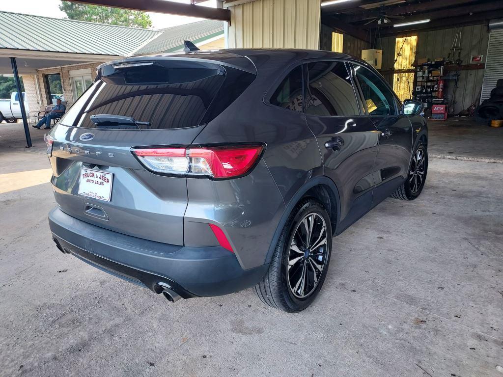 2022 Ford Escape - $10,400