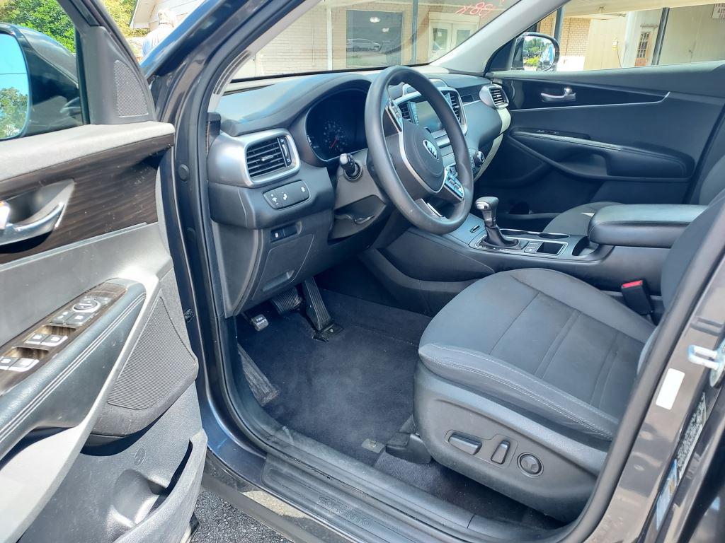 2019 Kia Sorento - $7,900