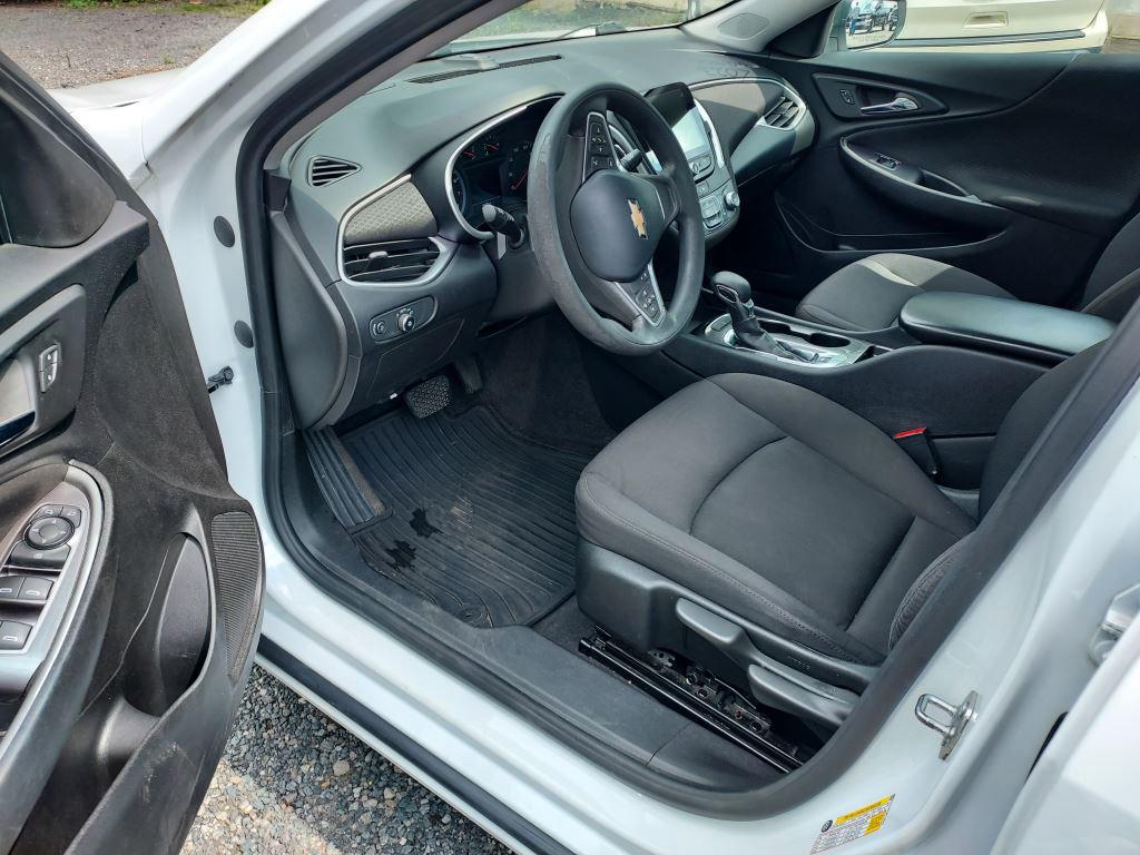 2023 Chevrolet Malibu - $10,400