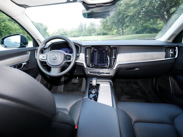 2023 Volvo XC90 - $21,900