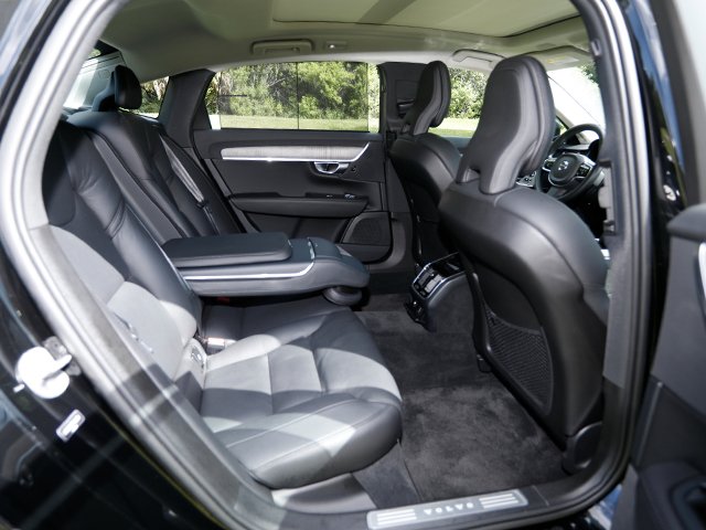 2023 Volvo XC90 - $22,900