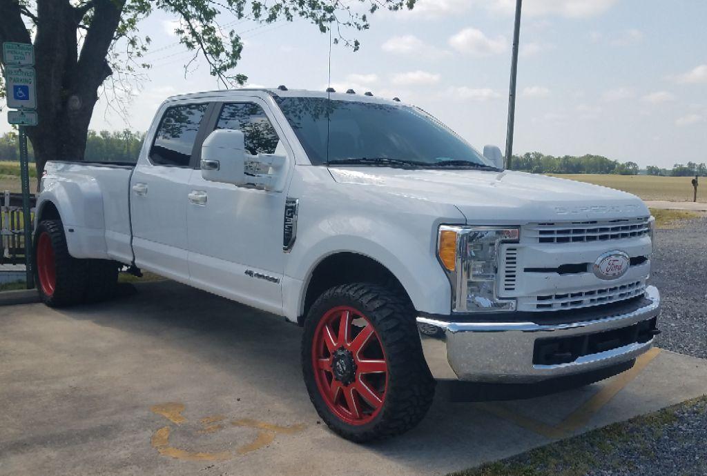 2017 Ford F-350 - $41,995