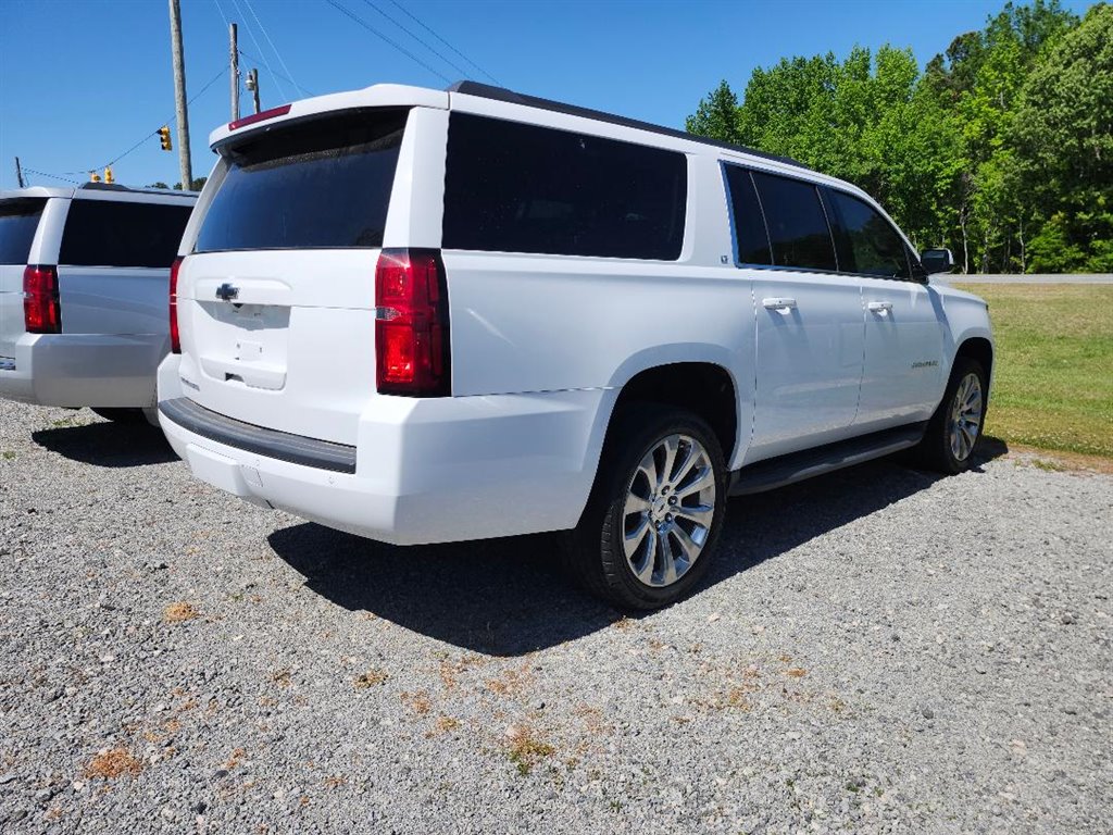 2017 Chevrolet Suburban - $18,495