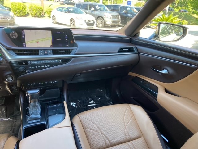 2019 Lexus ES 350 photo
