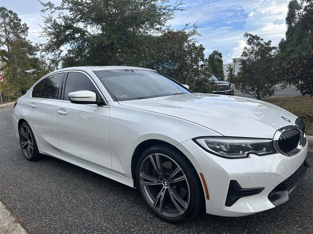 2021 BMW 3-Series 330i photo
