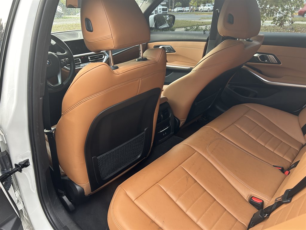 2021 BMW 3-Series 330i photo
