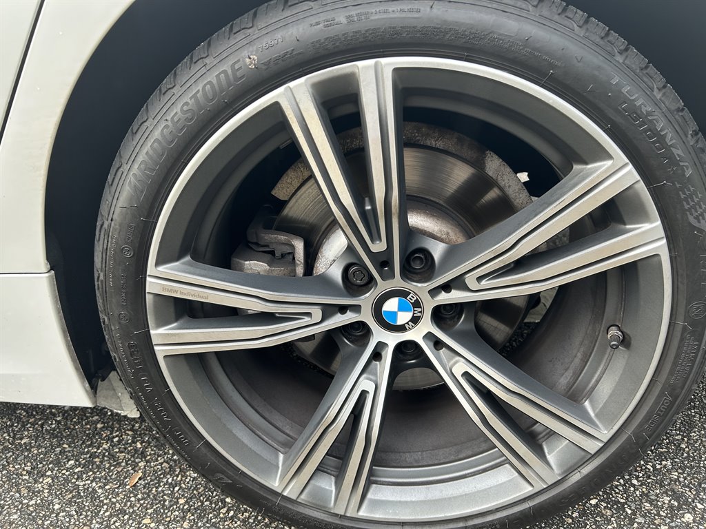 2021 BMW 3-Series 330i photo