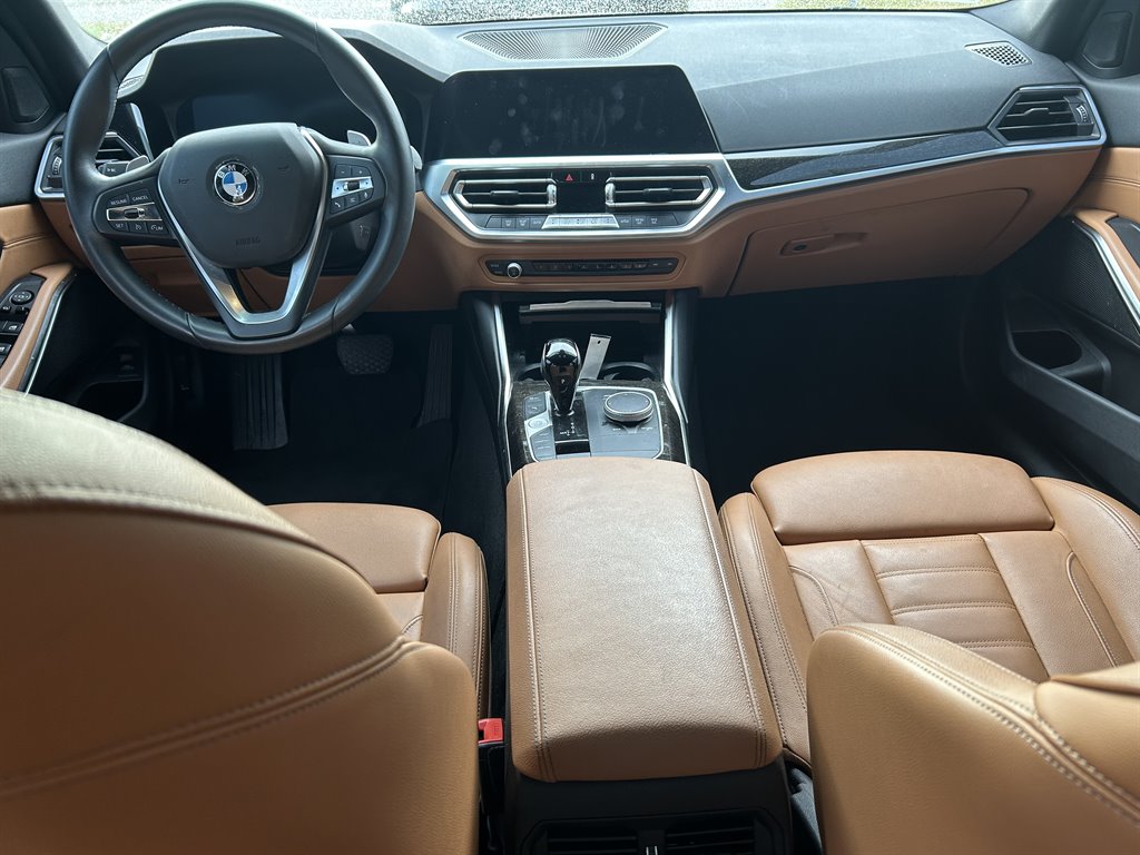 2021 BMW 3-Series 330i photo