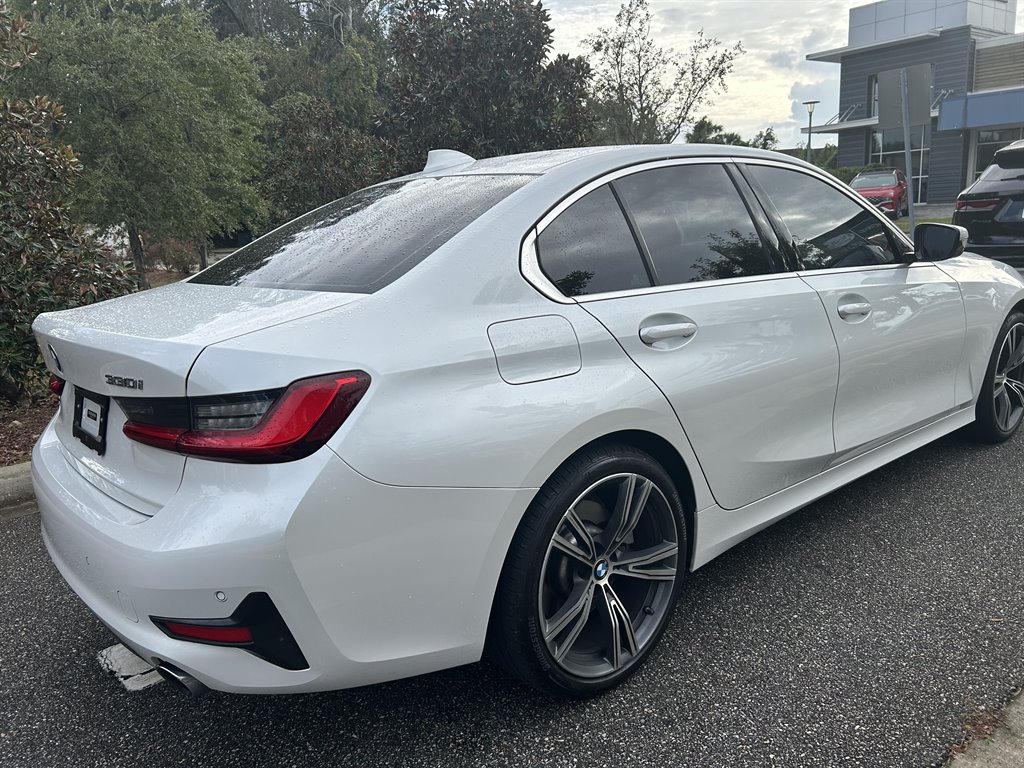 2021 BMW 3-Series 330i photo