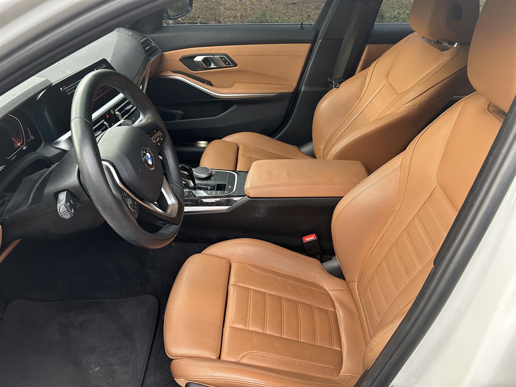 2021 BMW 3-Series 330i photo