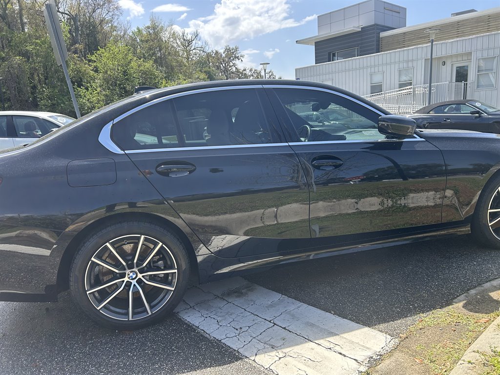 2021 BMW 3-Series 330xi photo