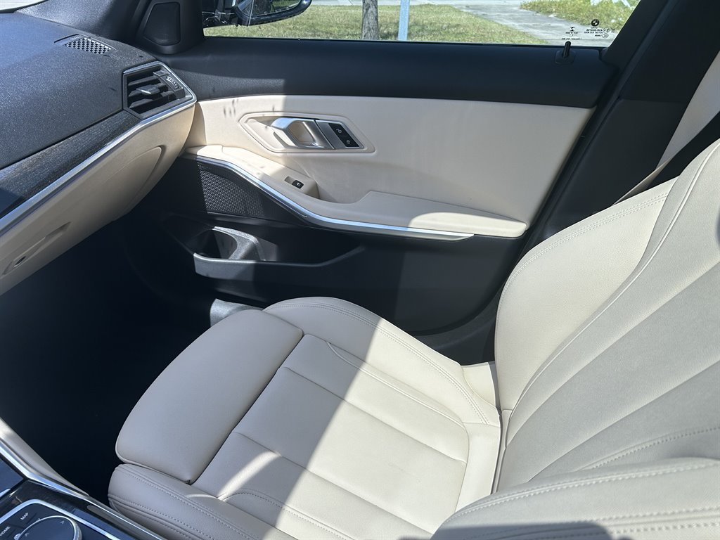 2021 BMW 3-Series 330xi photo