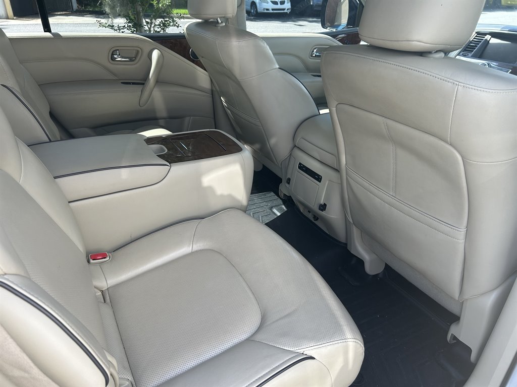 2019 Infiniti QX80 Luxury photo