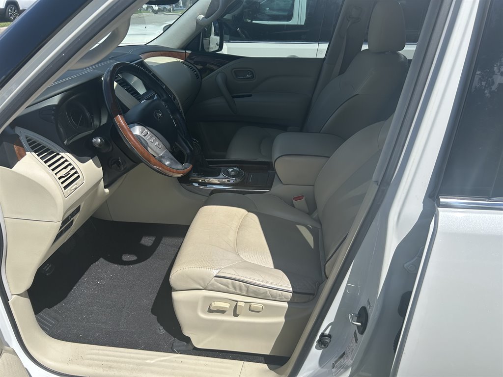 2019 Infiniti QX80 Luxury photo