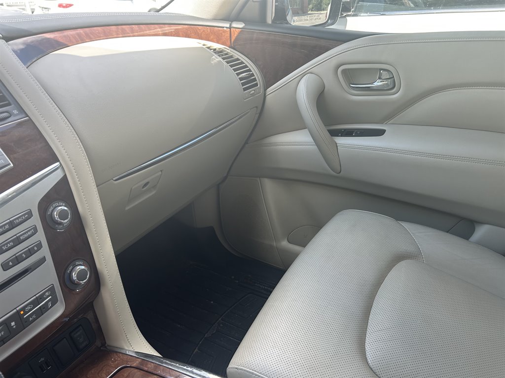 2019 Infiniti QX80 Luxury photo