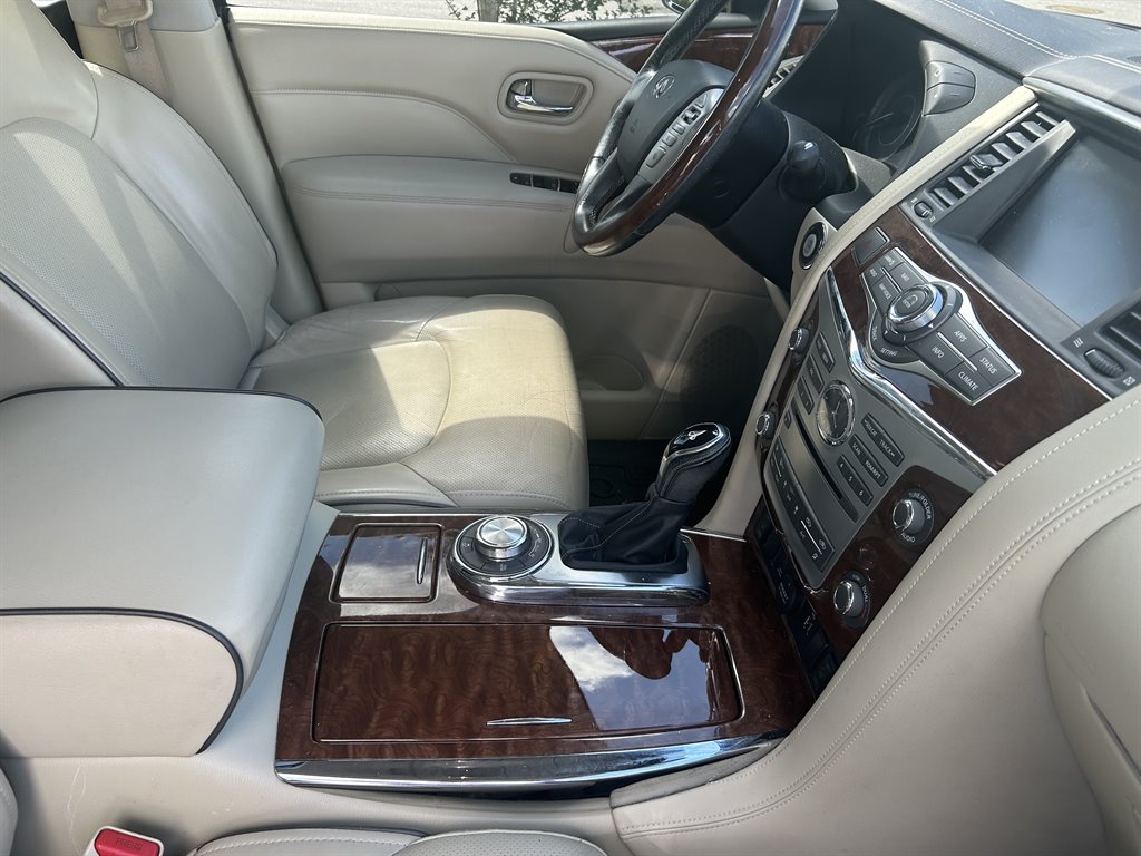 2019 Infiniti QX80 Luxury photo