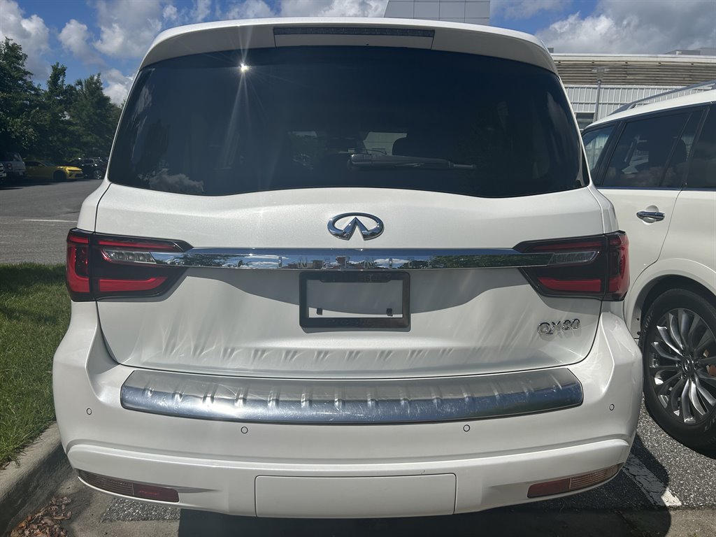 2019 Infiniti QX80 Luxury photo