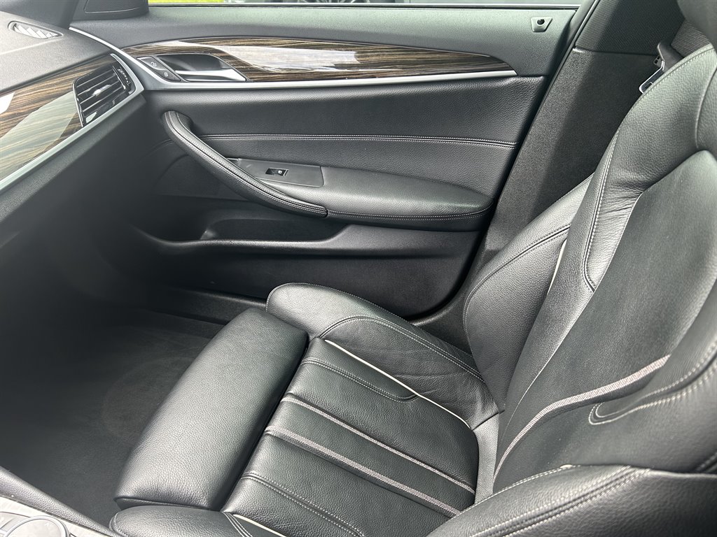 2019 BMW 530i - $21,890