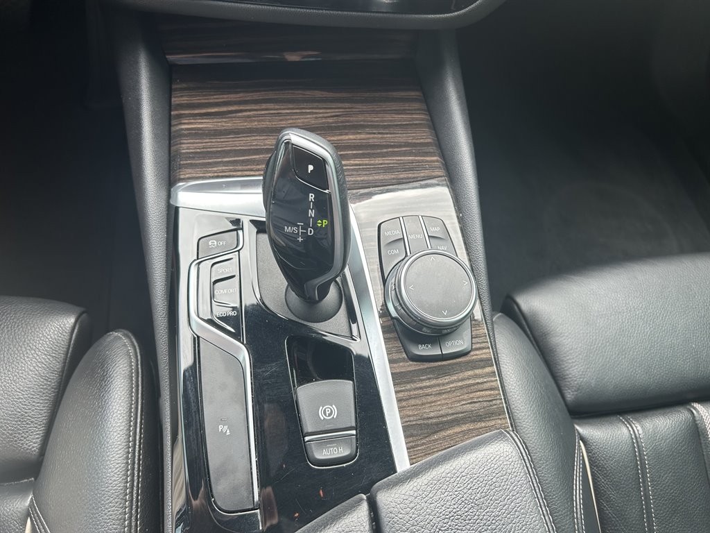 2019 BMW 530i - $21,890