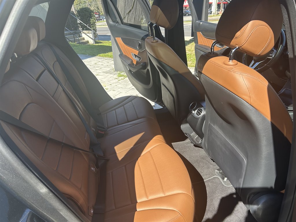 2022 Mercedes-Benz GLC - $26,890