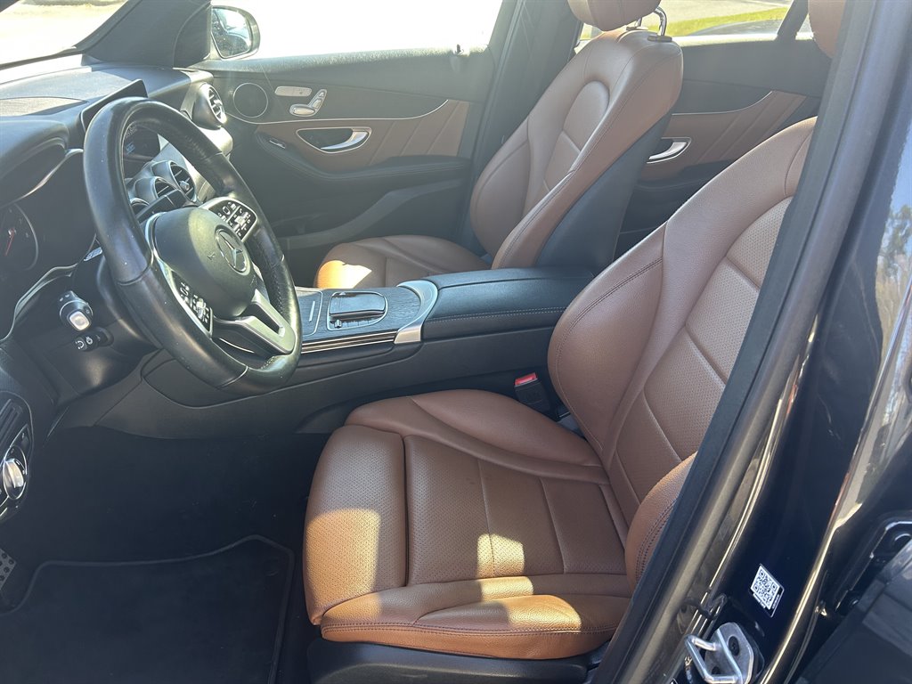 2022 Mercedes-Benz GLC - $26,890