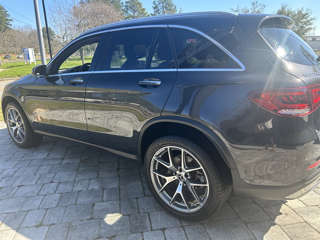 2022 Mercedes-Benz GLC - $26,890
