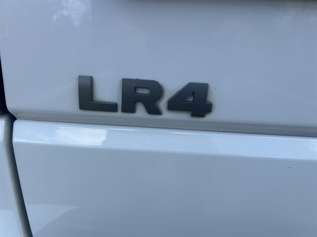 2016 Land Rover LR4 - $12,890