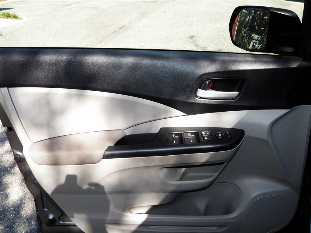 2013 Honda CR-V - $8,900