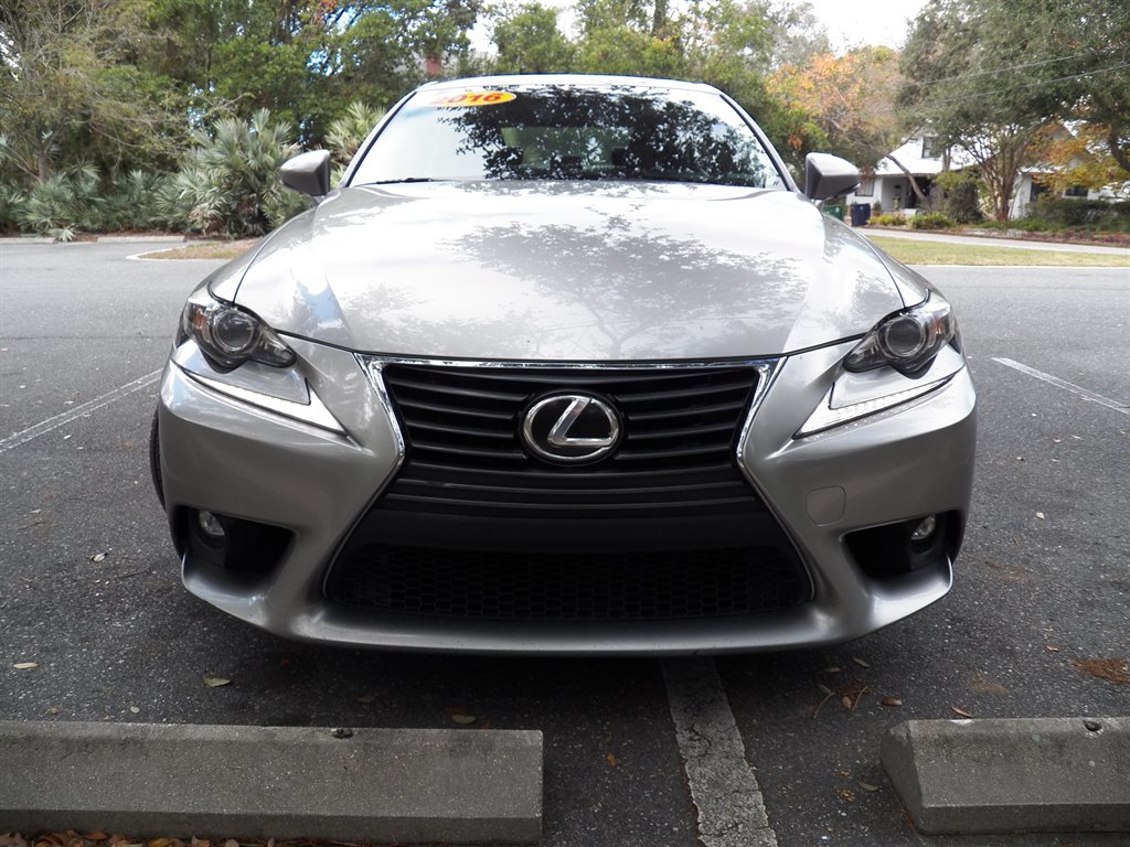 2016 Lexus IS 00t photo