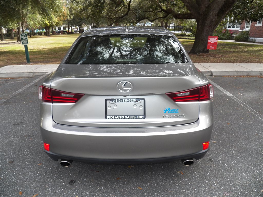 2016 Lexus IS 00t photo