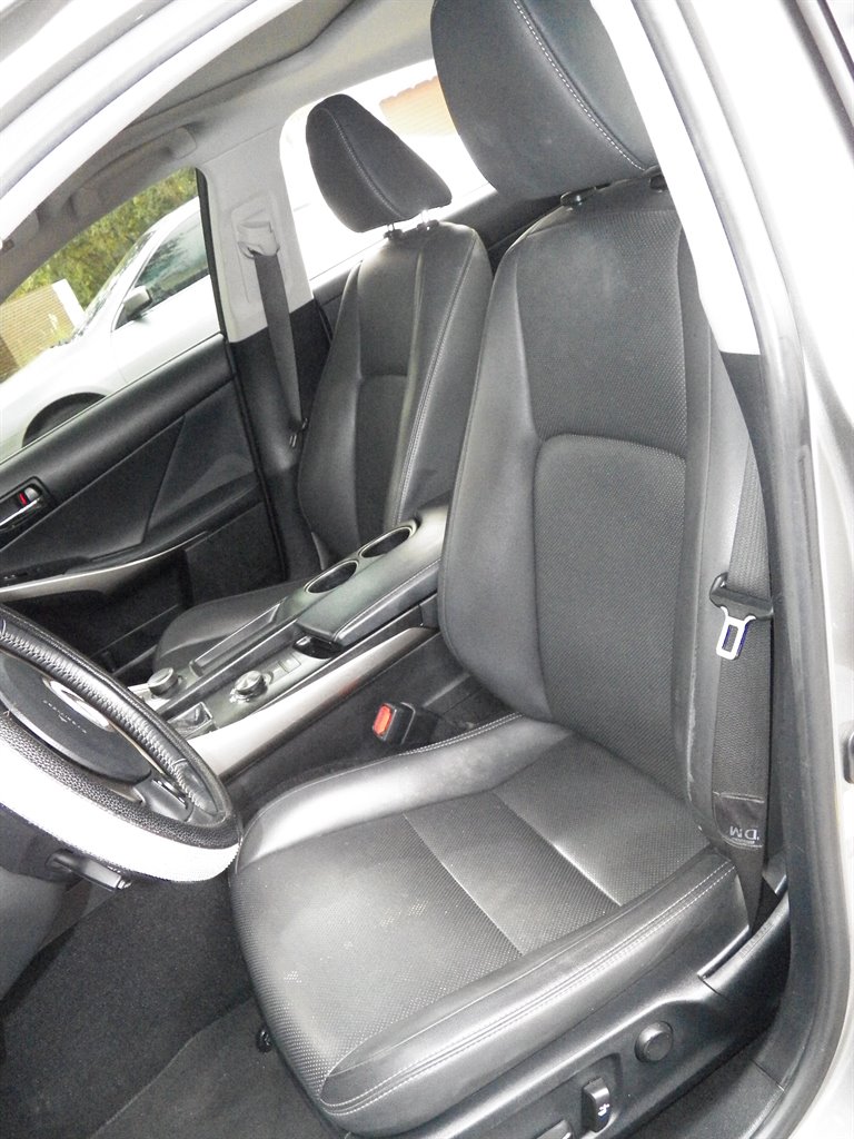 2016 Lexus IS 00t photo