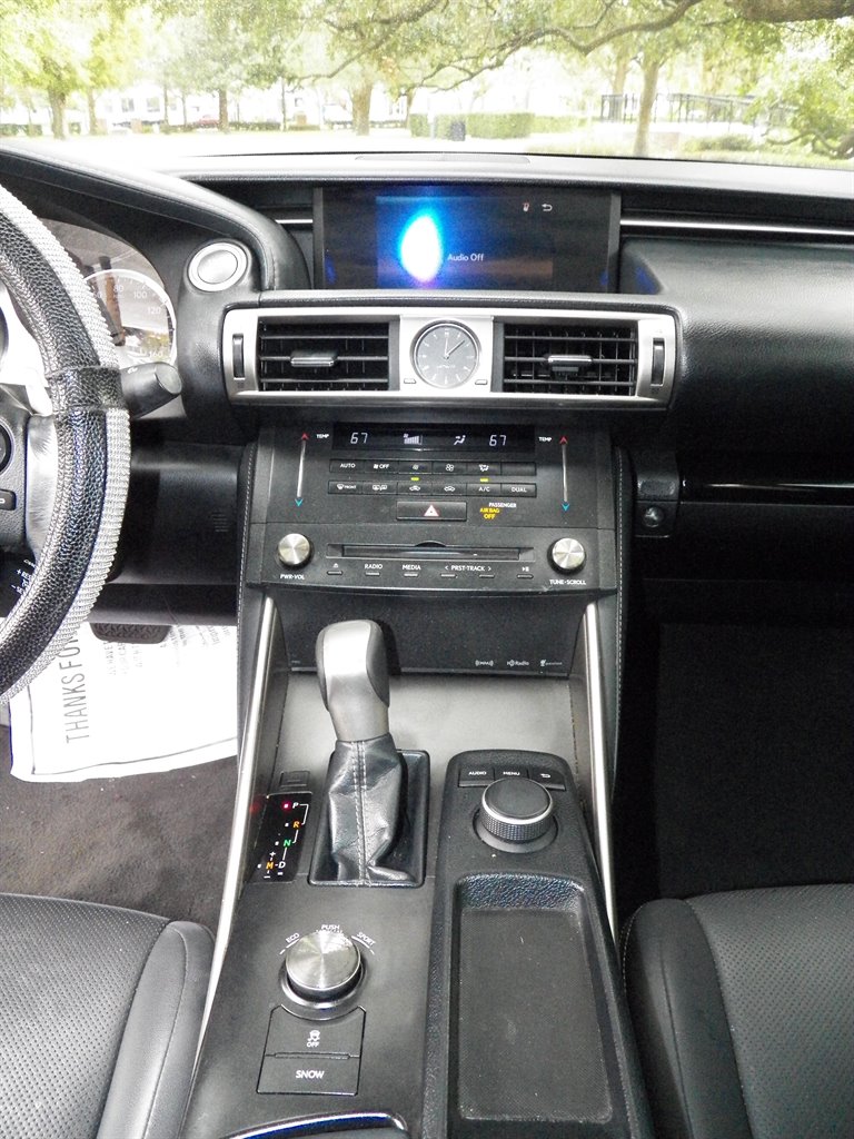 2016 Lexus IS 00t photo