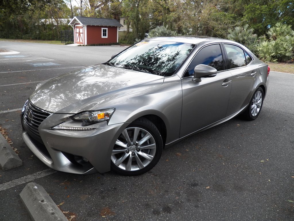 2016 Lexus IS 00t photo