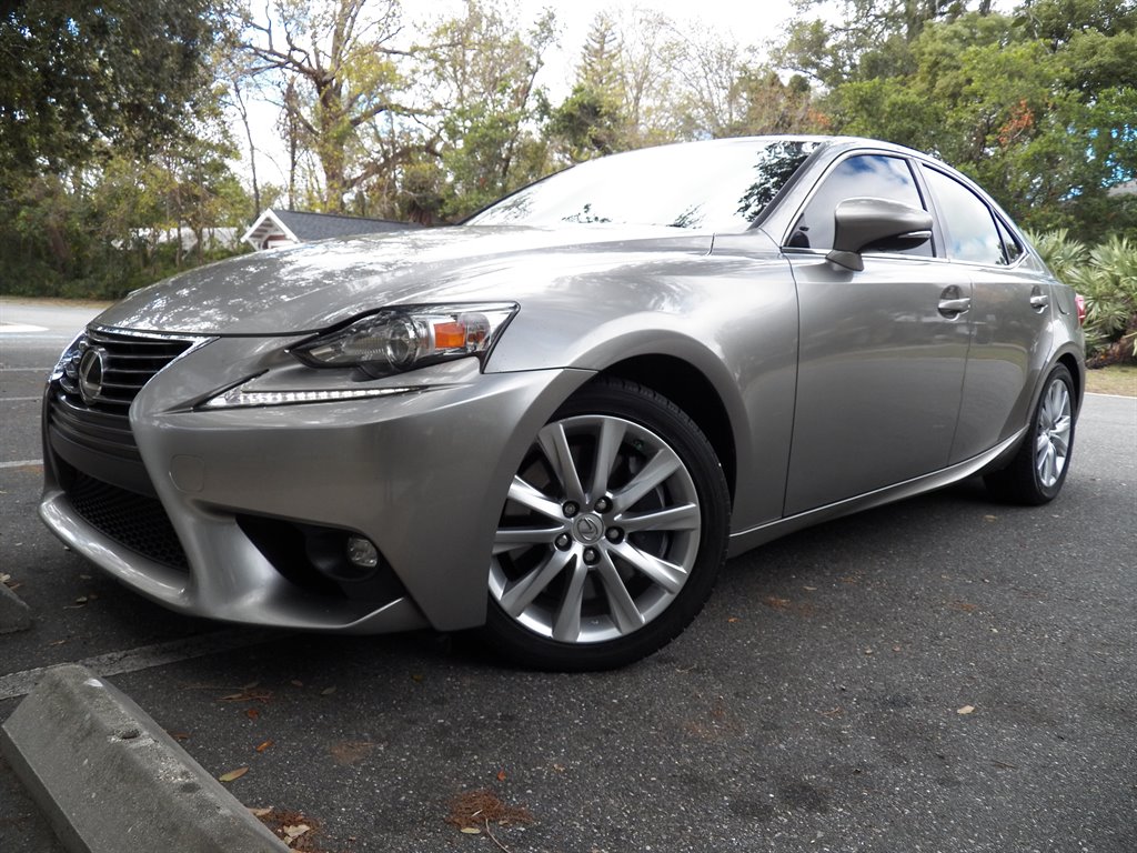 2016 Lexus IS 00t photo