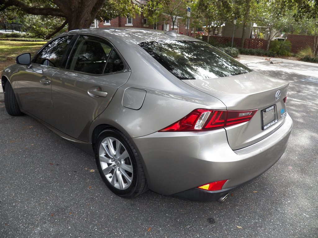 2016 Lexus IS 00t photo
