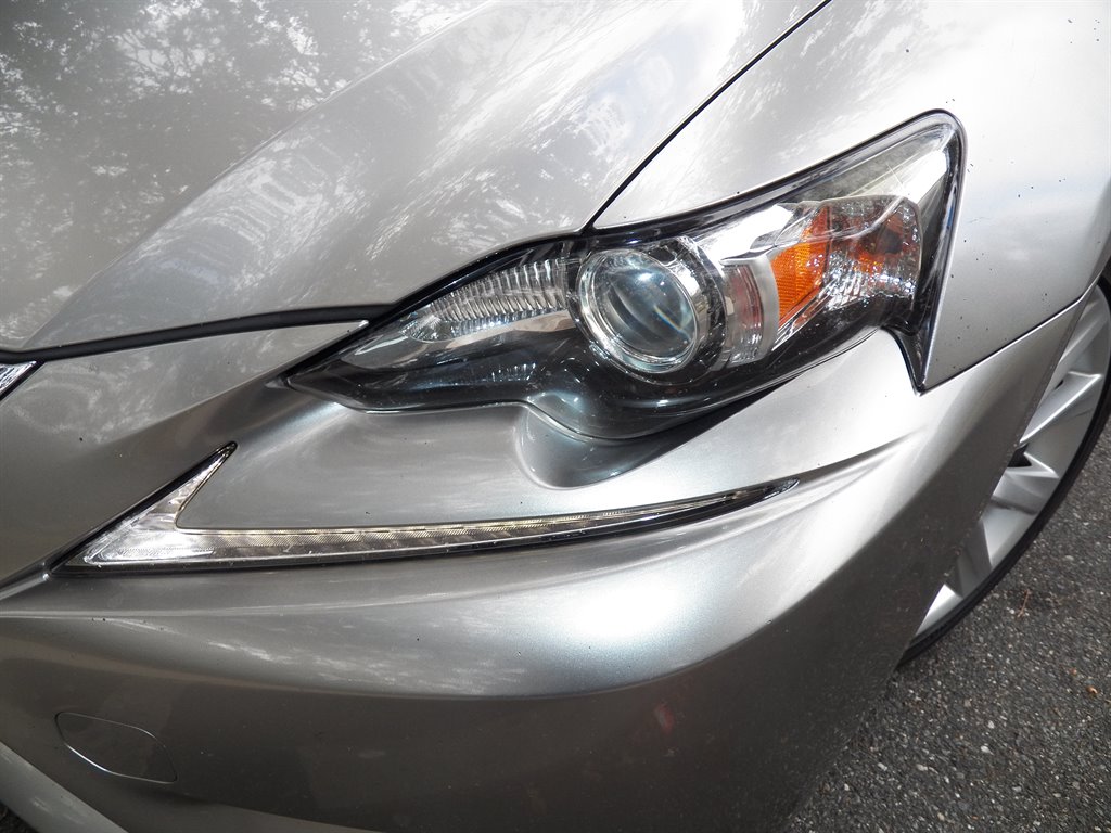 2016 Lexus IS 00t photo