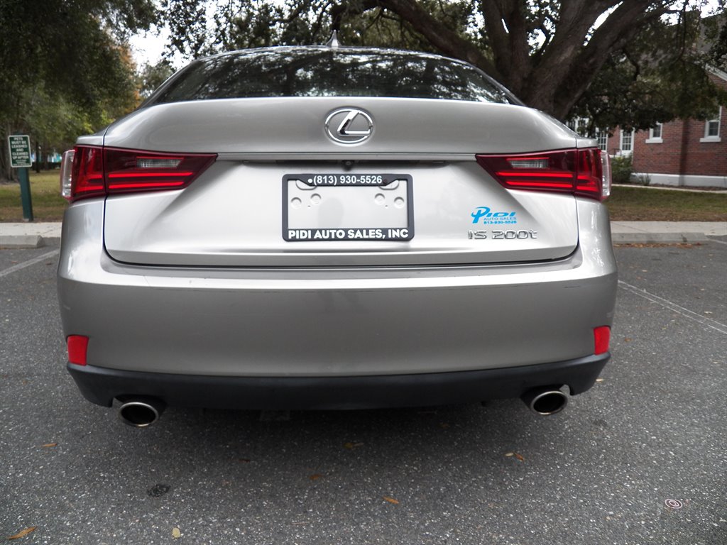 2016 Lexus IS 00t photo