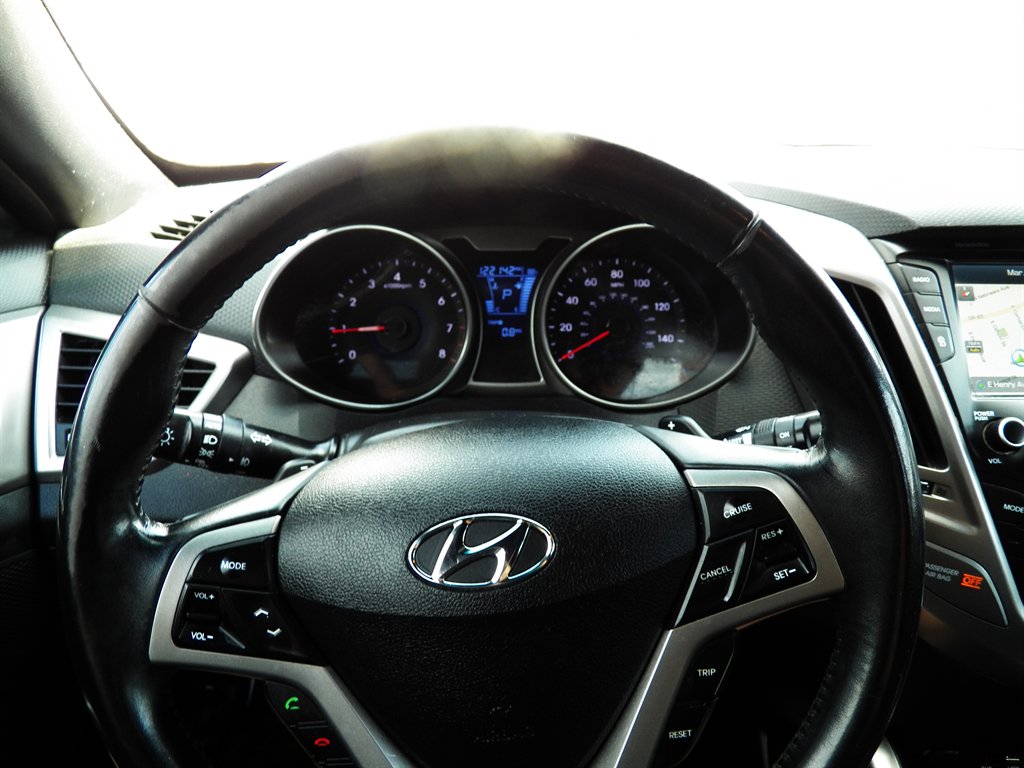 2017 Hyundai Veloster Value Edition photo