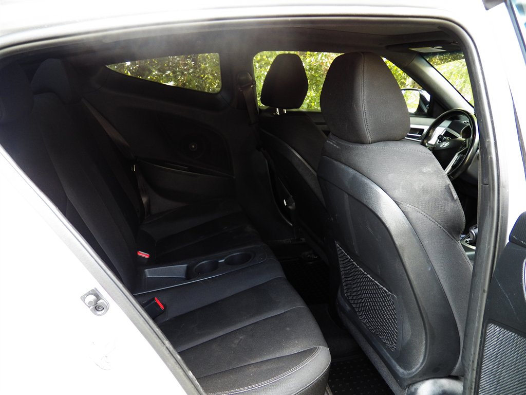 2017 Hyundai Veloster Value Edition photo