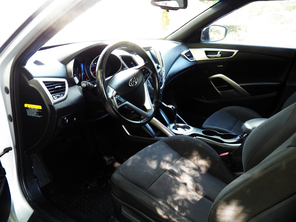 2017 Hyundai Veloster Value Edition photo