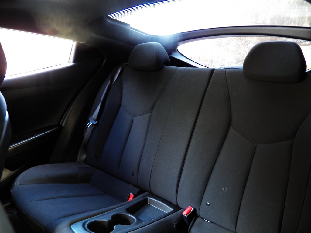 2017 Hyundai Veloster Value Edition photo