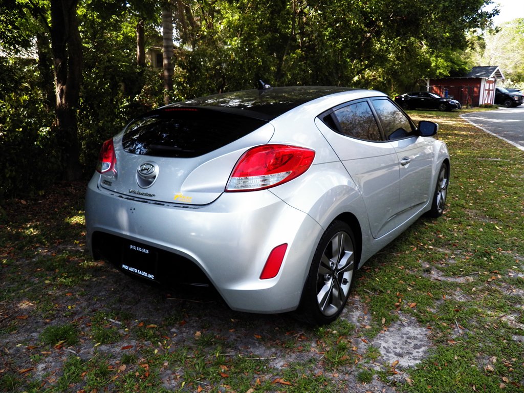 2017 Hyundai Veloster Value Edition photo