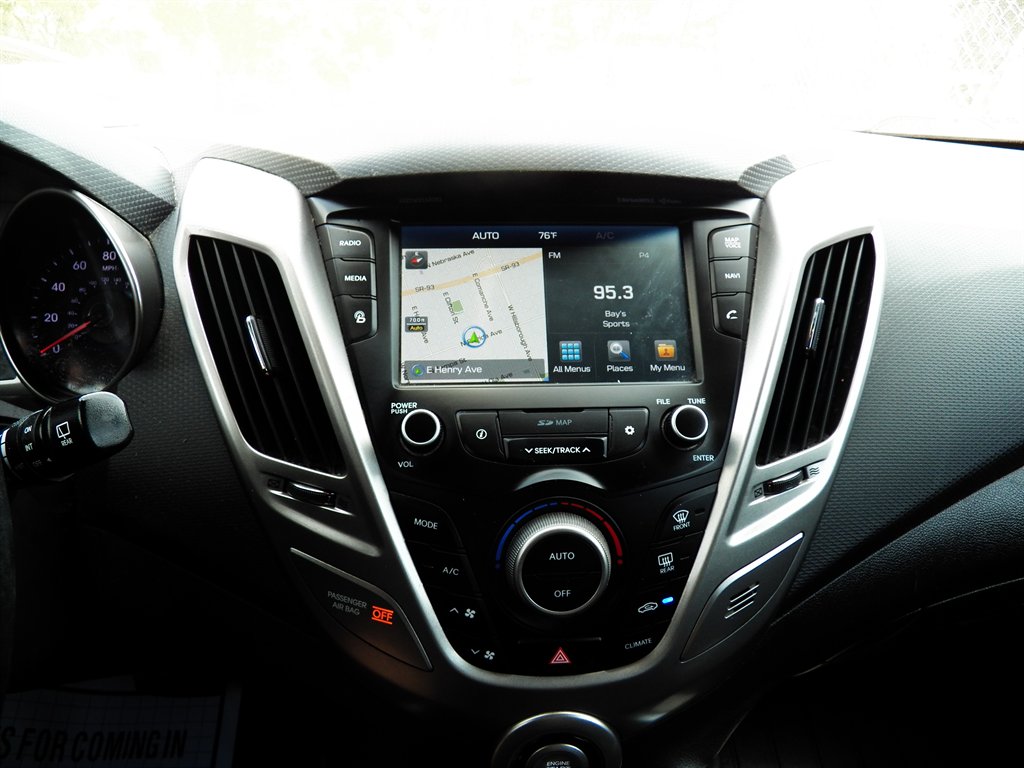 2017 Hyundai Veloster Value Edition photo