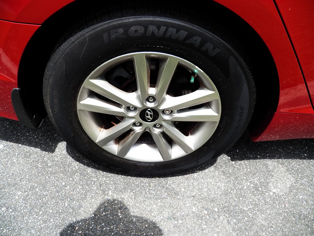 2017 Hyundai Sonata - $9,900