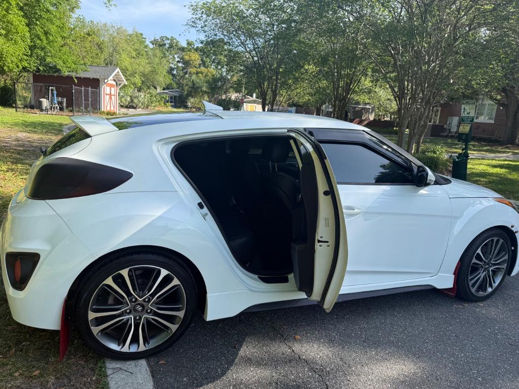 2016 Hyundai Veloster - $11,900
