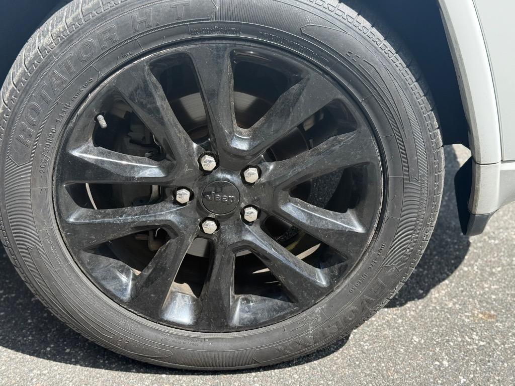 2019 Jeep Cherokee - $17,900