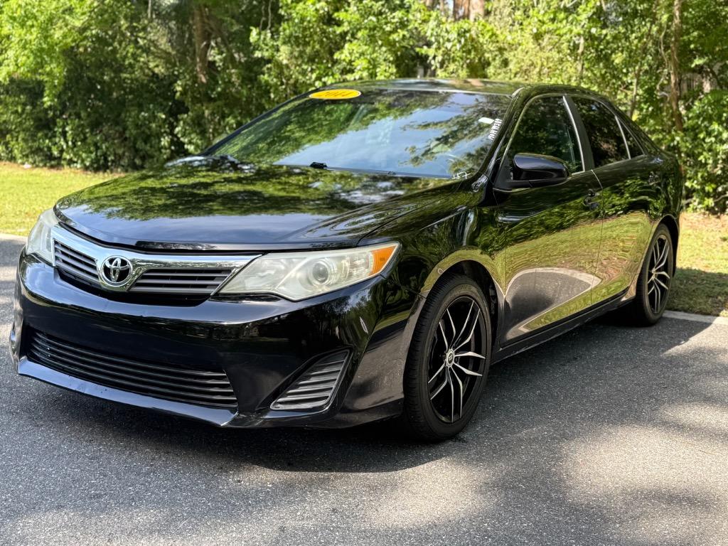 2014 Toyota Camry - $9,900