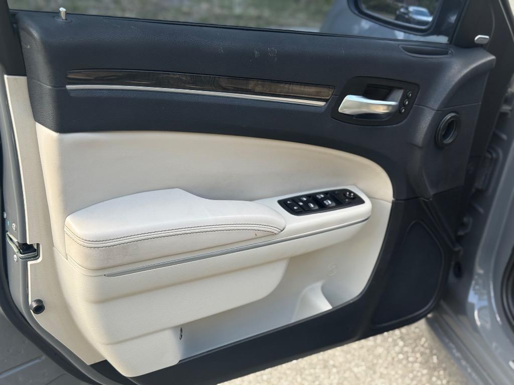 2018 Chrysler 300 - $14,900