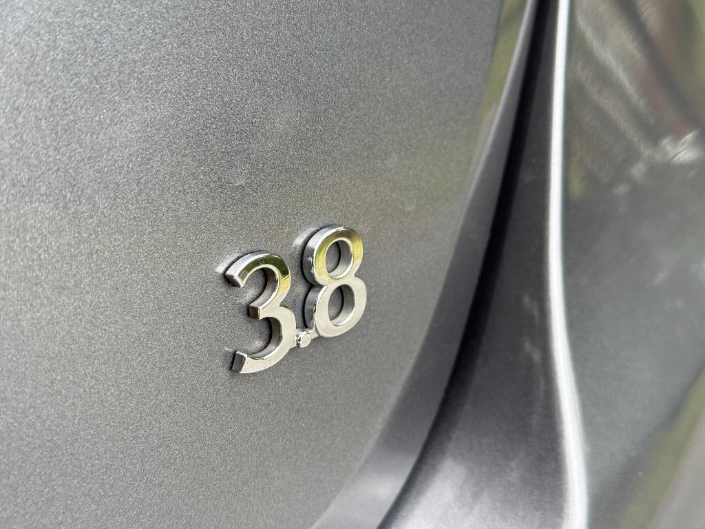 2016 Hyundai Genesis - $11,900