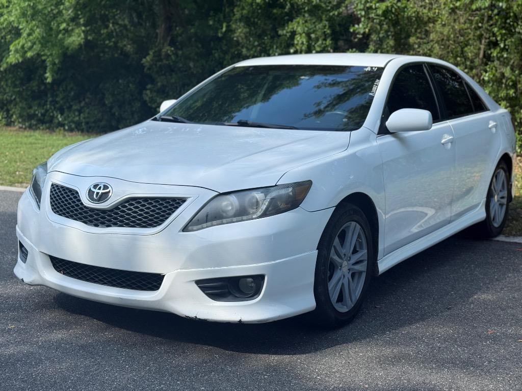 2011 Toyota Camry - $5,900
